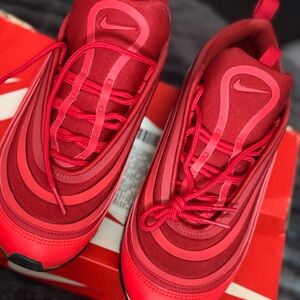 Worn once. In great condition. Women’s size 9.5 .. AirMax 97